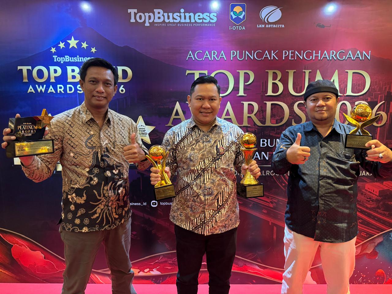 Dedikasi untuk Sragen: Bank Djoko Tingkir Raih Platinum Trophy TOP BUMD Awards 2026